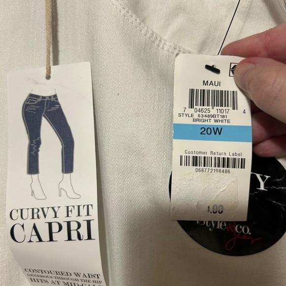 New with tags Plus size Style & Co Woman Jeans Curvy Fit - Picture 5 of 7